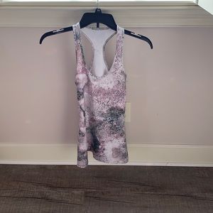lululemon women’s tank size 4
